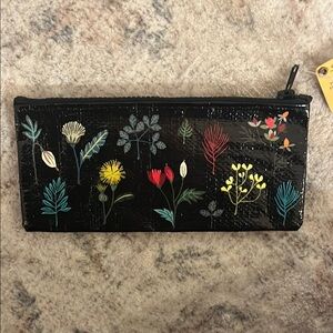 NWT zipper pouch